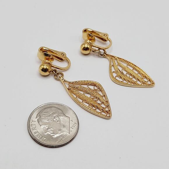 Vintage Crown Trifari Gold Tone Filigree Clip Earrings Dangle Drop Signed - Picture 11 of 11